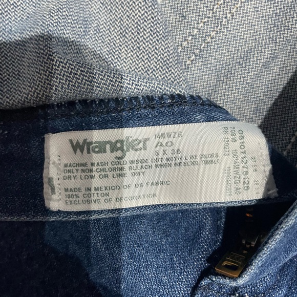 Wrangler Women's Classic Blue Straight Leg Jeans - Picture 4 of 5